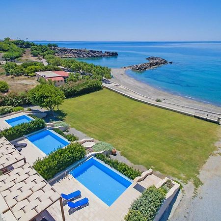 Mary Beach Rodhákinon Luaran gambar