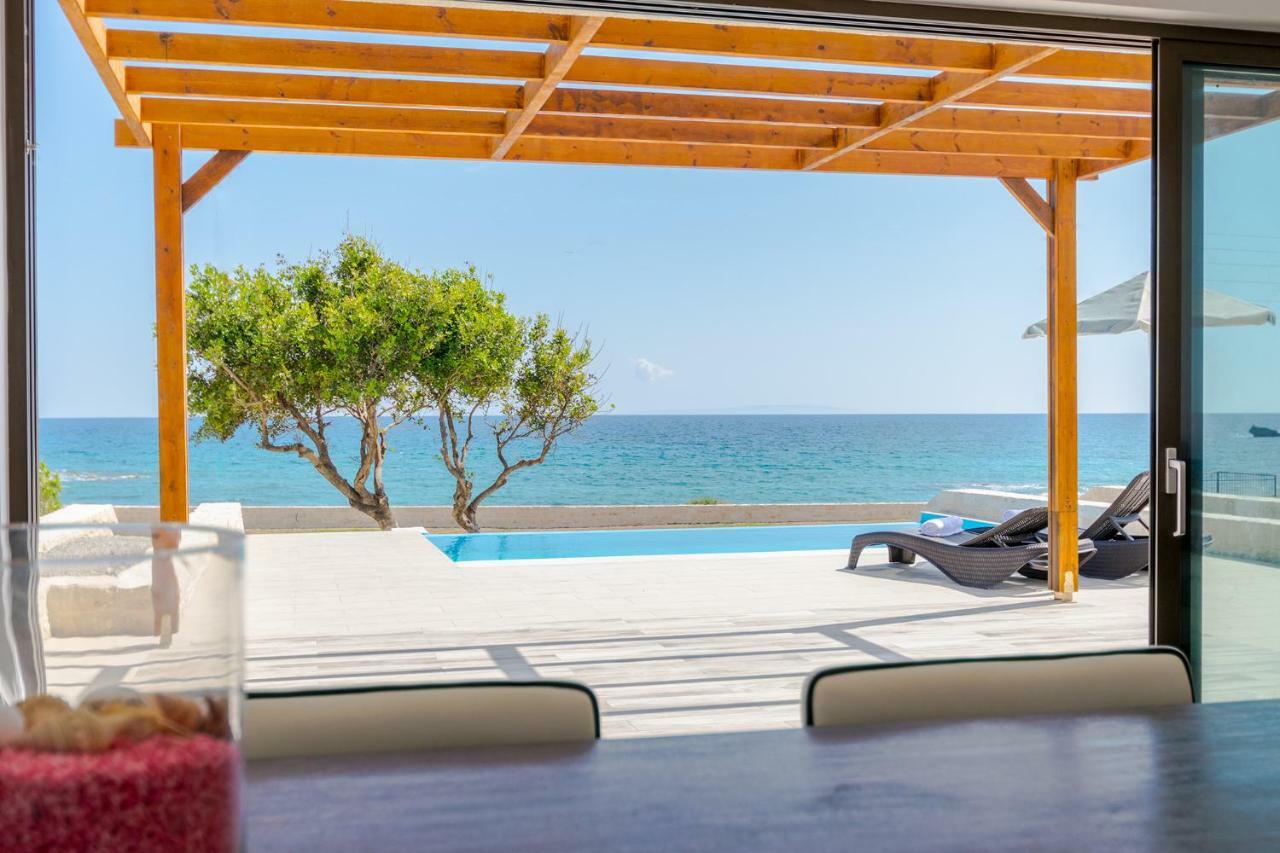 Mary Beach Rodhákinon Luaran gambar