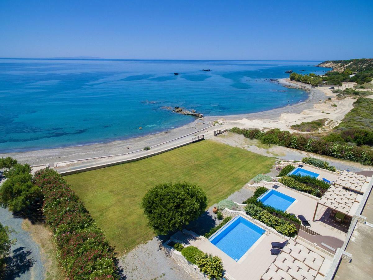 Mary Beach Rodhákinon Luaran gambar