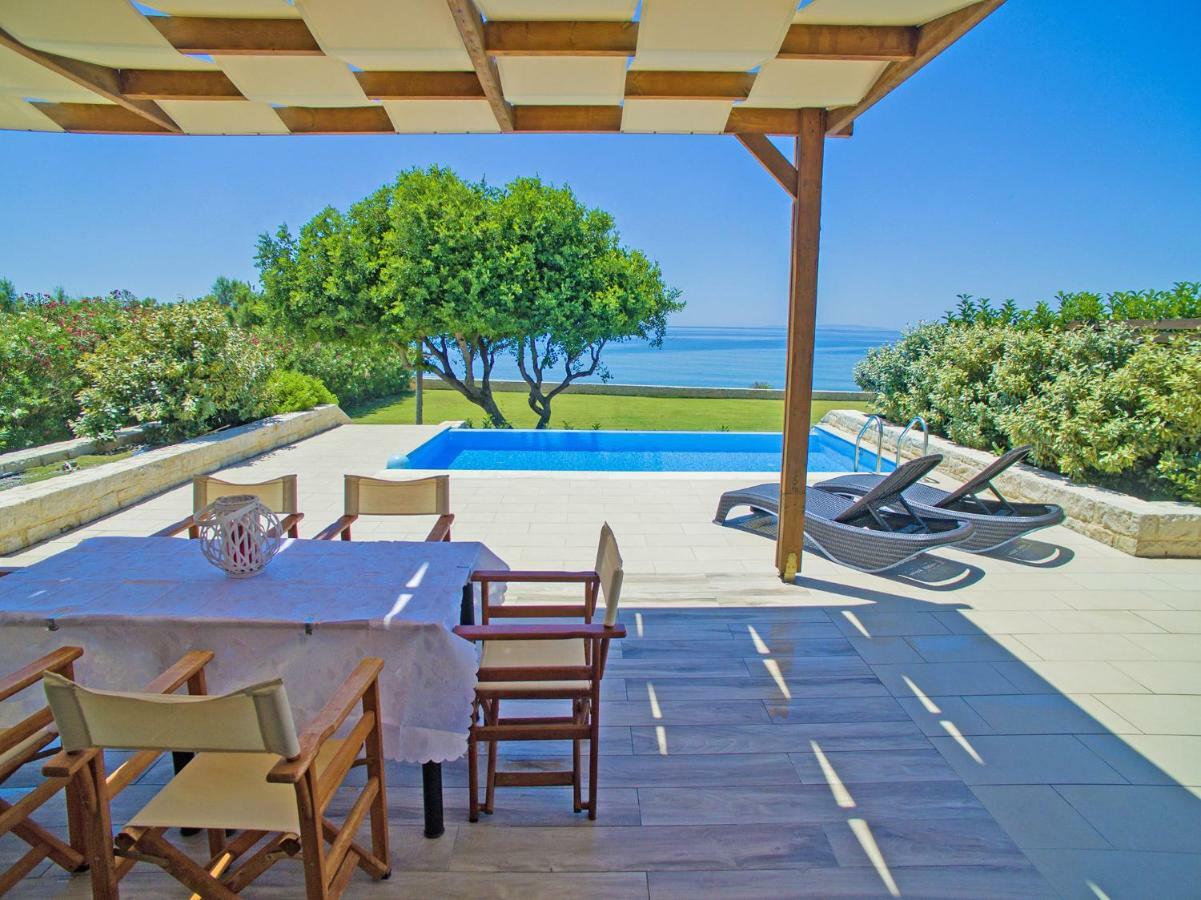 Mary Beach Rodhákinon Luaran gambar