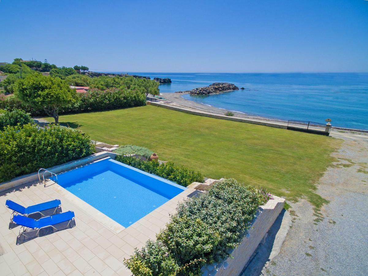 Mary Beach Rodhákinon Luaran gambar