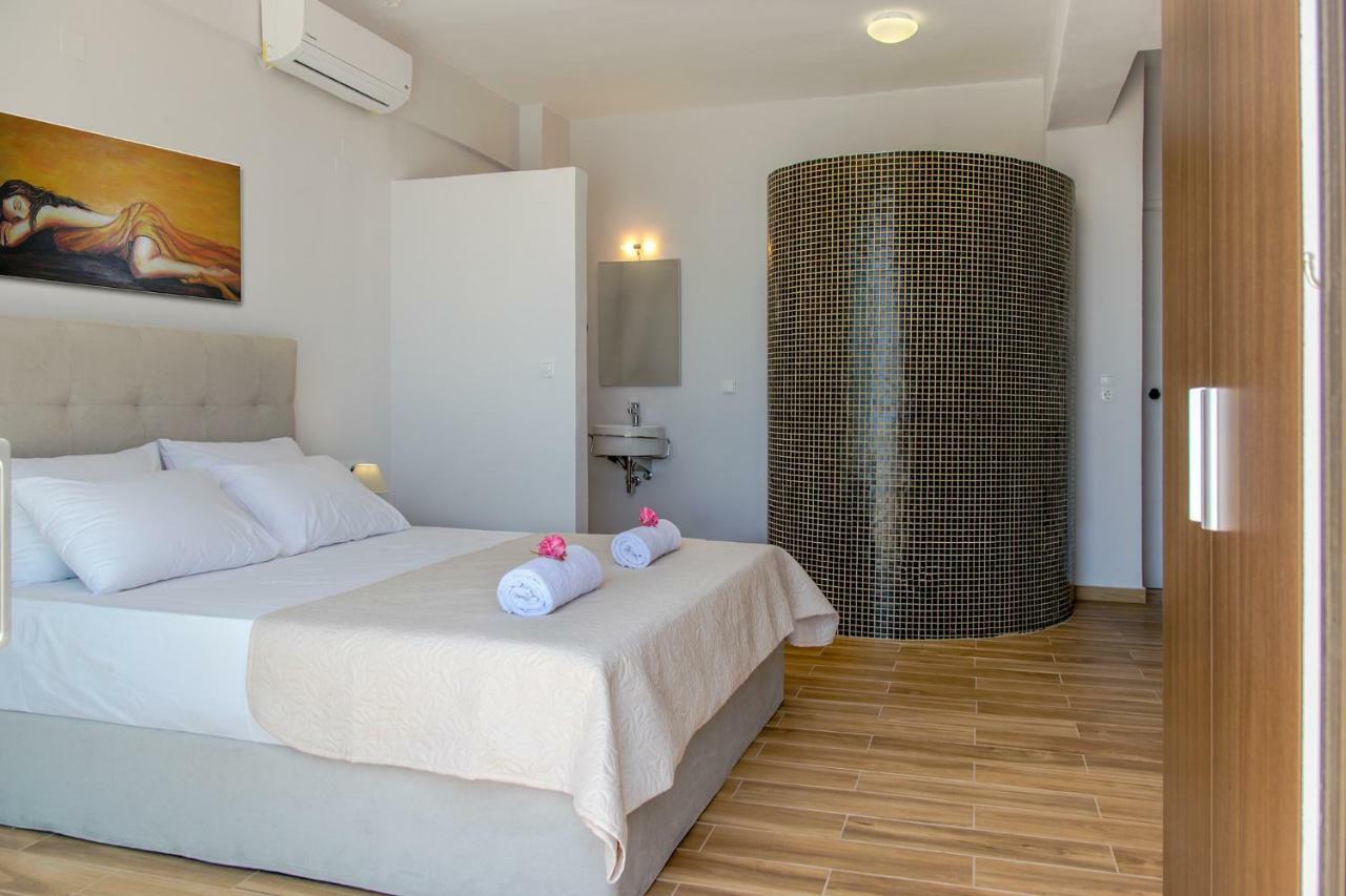 Mary Beach Rodhákinon Luaran gambar